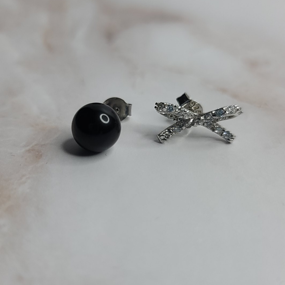 Sterling silver onyx ball and bow earrings - Picture 5 of 5